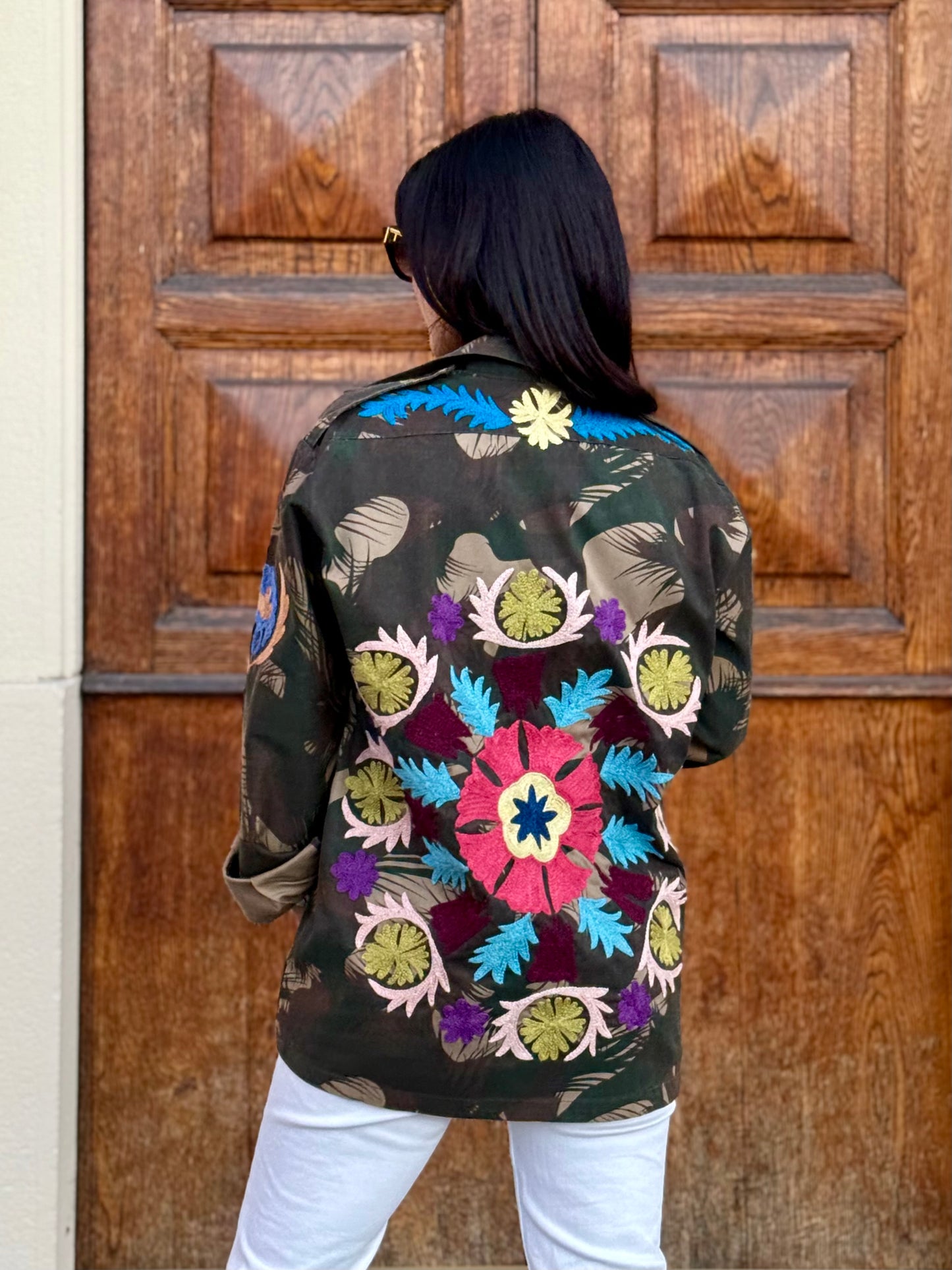 Vintage Army Jacket hand embroidered - Daisy