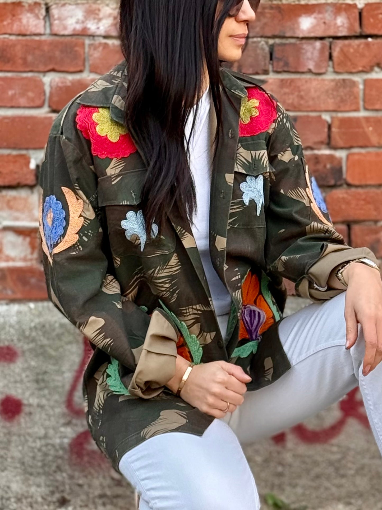 Vintage Army Jacket hand embroidered - Daisy