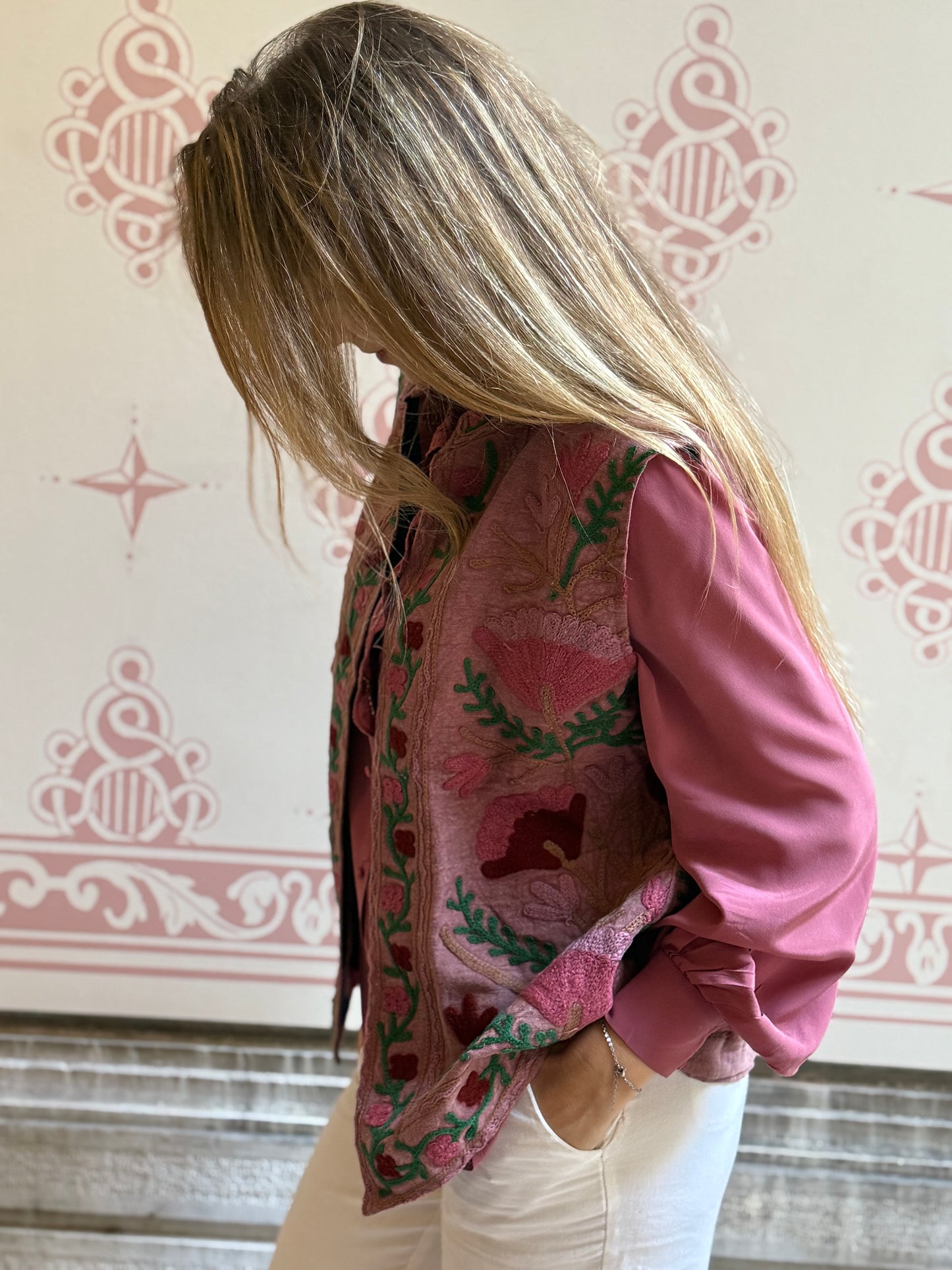 Gilet Suzani in cotone ricamato 